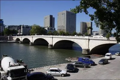 Son architecte est H. P. Bernard, c'est le :