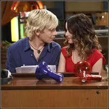 Dans quelle saison Austin et Ally sortent-ils ensemble ?