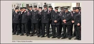 Combien y a-t-il de types de grades chez les sapeurs-pompiers ?