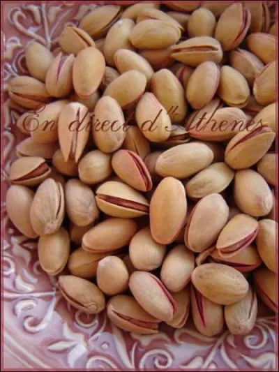 Sur la table on peut dguster  volont des :