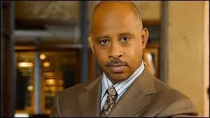 Comment s'appelle son premier capitaine ?