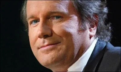 A quel crivain anglais doit-on  Comme neige au soleil  , roman paru en 2009, qui nous raconte la premire guerre mondiale vue d'Afrique, a travers l'histoire de trois personnages principaux ?