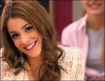 L'actrice qui a le rle de Violetta s'appelle :