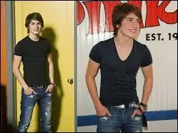 Qui est le petit ami d'Alex ?