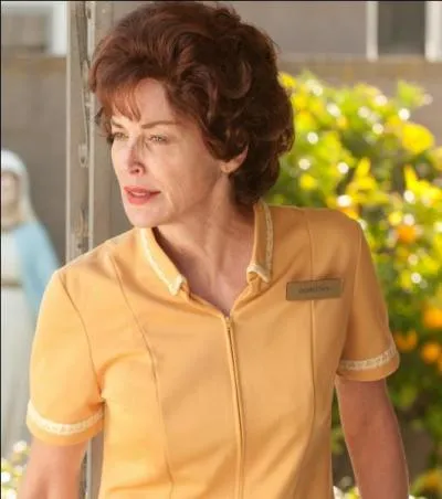 On est loin de ses rles de femme fatale ! Qui est cette actrice ?