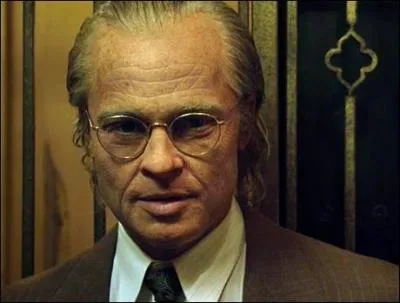 Sous l'apparence de cet homme grisonnant et vieillissant se cache :