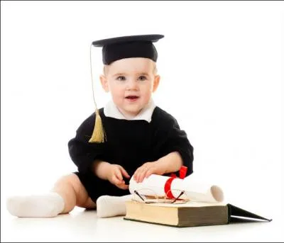 Mon cousin de 4 ans s'intresse tonnamment  des sciences qui ne semblent pas de son ge, comme l'astronomie et la prhistoire, il sait dj lire trs vite mais n'est pas trs bien intgr en groupe et s'ennuie dj en classe.