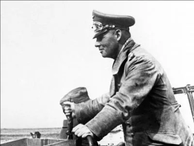 Quel mot est associ au surnom de ce gnral allemand : Erwin Rommel ?