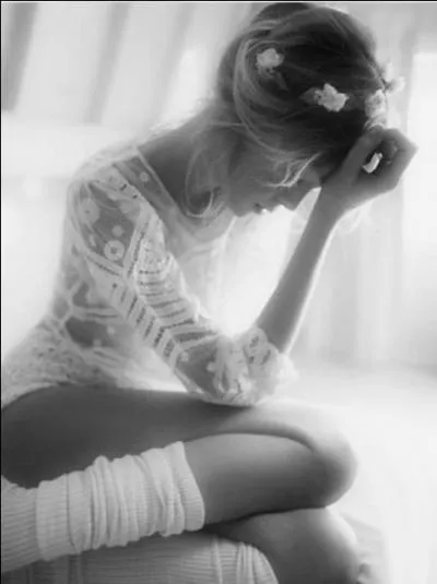 Qui chantait  Elle n'est pas vraiment belle, elle est faite pour moi ...  