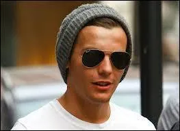 Quel est l'habit prfr de Louis Tomlinson ?