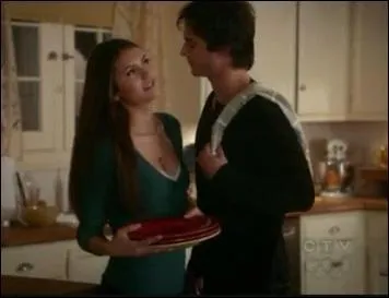 Pourquoi Isobel est-elle certaine que Damon donnera l'invention de Jonathan Gilbert  Elena ?