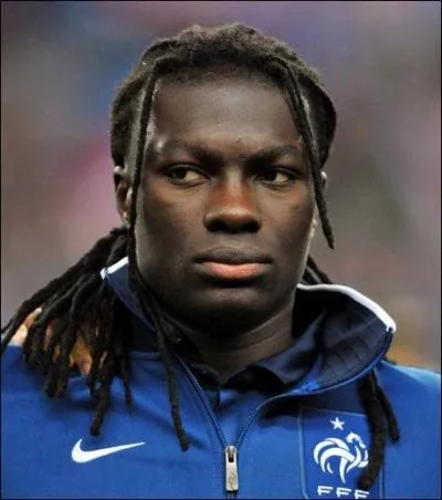 Qui est cet attaquant évoluant à Swensea ?