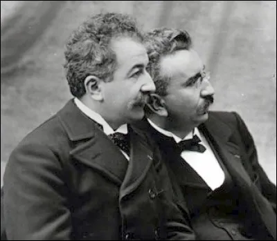 De quelle ville étaient originaires les Frères Lumière, fabuleux inventeurs du cinéma ?
