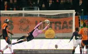 Parmi ces 3 quipes, quelle est celle qui n'a pas concd de but durant la 1re journe ?