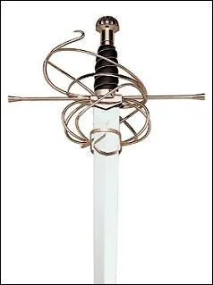 La garde de cette pe que l'on peut porter  la cour est labore et trs orne. Les Espagnols mirent en place toute une technique de combat au XVe sicle.