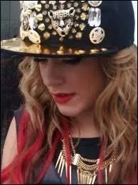 Qui est la meilleure amie de Martina Stoessel ?