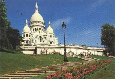 Monument incontournable lors d'une visite de Paris, le Sacr-Coeur a t construit sur les plans de quel architecte ?