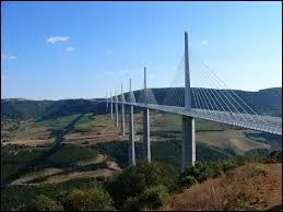 Les habitants de Millau (France, 12) sont appels...