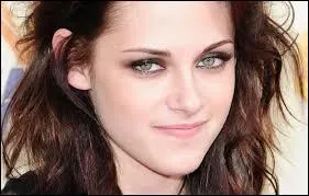 Entre 2004 et 2008, avec qui a-t-elle eu une relation amoureuse ?