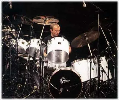 Tous les renseignements concordent pour dire que  Phil Collins  est comment ?