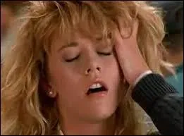 Lorsque Sally simule l'orgasme  Harry au restaurant, scne clbre, que demande la dame  la serveuse  la table derrire eux ?