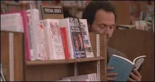 Dans quel rayon se trouve notre ami Harry qui se cache derrire un livre pour regarder avec peu de discrtion Sally ?