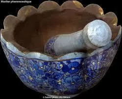  Le pharmacien concocte beaucoup de prparations martiales , ici que dsigne  martiales  ?