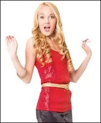 Quel est le surnom donn  Ludmila de la part des autres tudiants ?