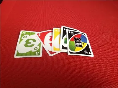 Quelles sont les couleurs de Uno ?