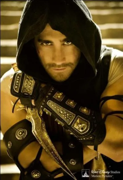 Qui incarne-t-il dans  Prince of Persia : Les Sables du temps  ?