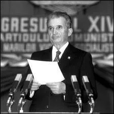 Quel était le surnom que s'était donné Nicolae Ceausescu, dirigeant totalitaire de la Roumanie dès la fin des années 60 jusqu'en 1989 ?