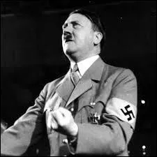En quelle année le tristement célèbre Adolf Hitler a-t-il été élu chancelier de l'Allemagne ?