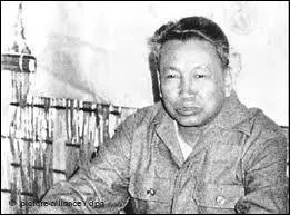 Comment se nommait le mouvement radical communiste qui dirigea le Cambodge dans les années 70, dont Pol Pot était le leader ?