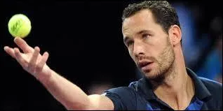 Trs bon joueur de double, il s'agit de ...