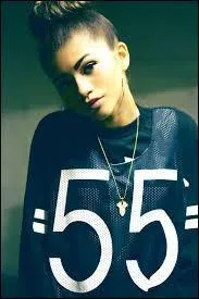 Dans quelle mission de danse a-t-elle t selectionne ?