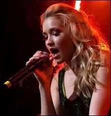 Elle a aussi une petite soeur, quel est son nom (elle a jou dans une srie o sa meilleure amie s'appelait comme a dans sa double vie) ?