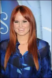 Avec qui a-t-elle chant en duo pour un pisode spcial de  Jessie  ?