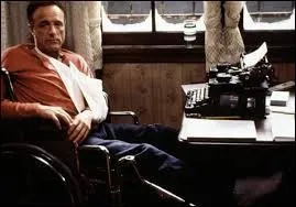 James Caan va subir les pires tortures physiques et mentales dans   Misery   de Rob Reiner . Qui joue l'infirmire timbre ?