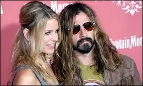 Rob Zombie et sa compagne Cherry Moon... Dans quel film tire t-elle plus vite que son ombre ?