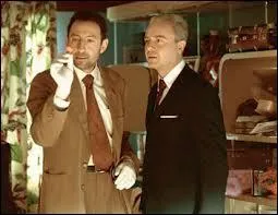  Mais qui a tu Pamela Rose ?   fut un sketch  pisodes avant de devenir un film sorti en 2003. Comment se nommaient les deux inspecteurs de police interprts par Kad et Olivier, menant maladroitement l'enqute sur cette difficile affaire d'homicide ?