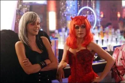 Lors de la soire costume (saison 3), en quoi est dguise Haley ?