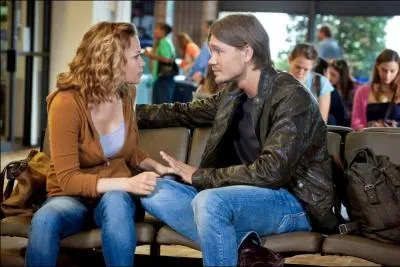 Pourquoi Haley demande-t-elle de l'aide  Lucas dans la saison 9 ?