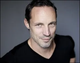 Qui est Xavier Revel ?