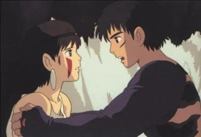 Aux c�t�s de qui San se trouve-t-elle quand Ashitaka la rencontre pour la premi�re fois ?