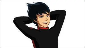 Ce jeune homme brun (fonc) de 18 ans, qui possde un cristal portatif dot de rayon X permettant de voir  travers les murs et son familier, un renard, Blondin. Il est le second membre de l'quipe Alpha, il a un jet de magie de couleur or, et travaille dans un vido-club, quel est son nom ?