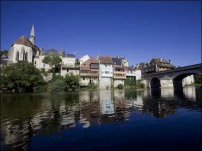 La Creuse, autrefois, tait connue pour un mtier particulier, qu'on liait souvent au nom du dpartement. Cette profession nous laissa mme un ministre, Martin Nadaud, n dans ce dpartement. Quelle est-elle ?