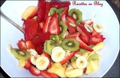 Voici une salade de fruits compose de :
