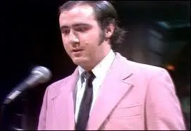 Sa carrire dbuta vraiment au dbut des annes 70. Quel tait le nom de ce personnage venant d'une contre lointaine que jouait Andy Kaufman et avec lequel il se fit remarquer sur scne ?