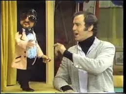 Andy Kaufman souhaitait avant tout obtenir sa propre mission spciale, c'tait une des conditions de sa participation  la srie de la question prcdente. Diffus en 1979, ce fameux show avait pour nom :