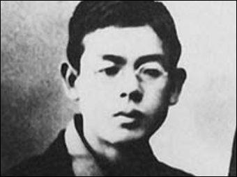 Il a compos Menuet en si mineur (piano) et Kojo no Tsuki (superbe). Il est du XIXme sicle et est mort  23 ans. Quel est le nom de celui qu'on a souvent surnomm Le Schubert Japonais ?